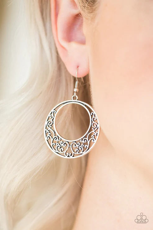 Newport Nautical
- Silver
