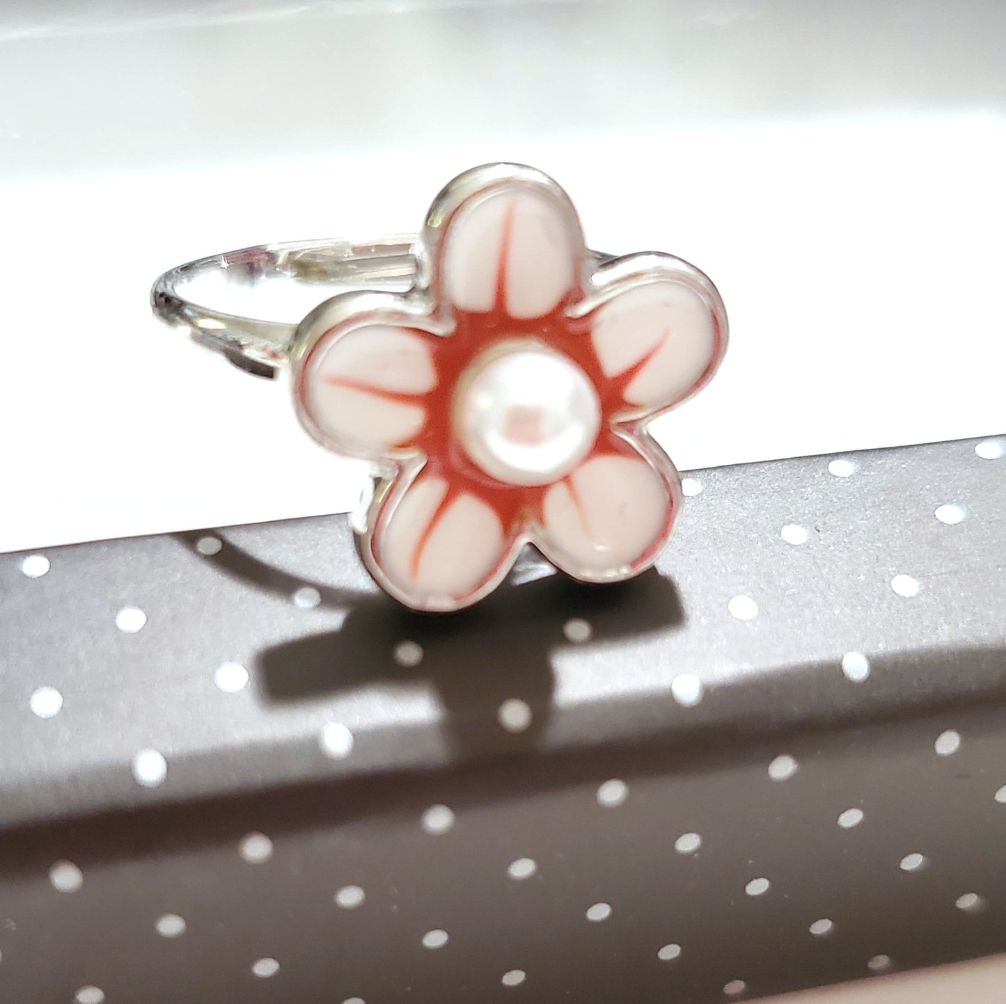 Starlet Shimmer - Pearl Flower - Ring