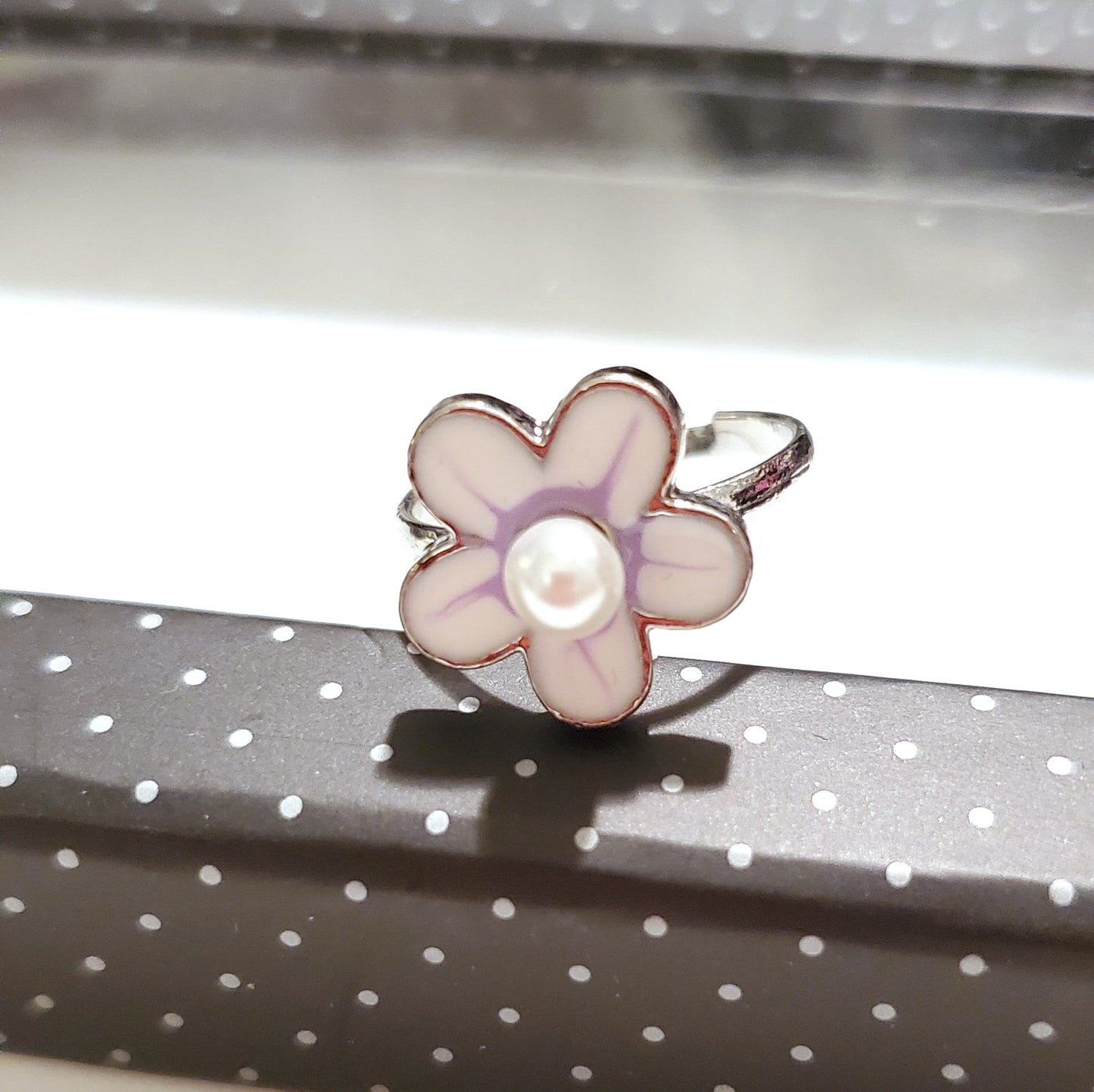 Starlet Shimmer - Pearl Flower - Ring