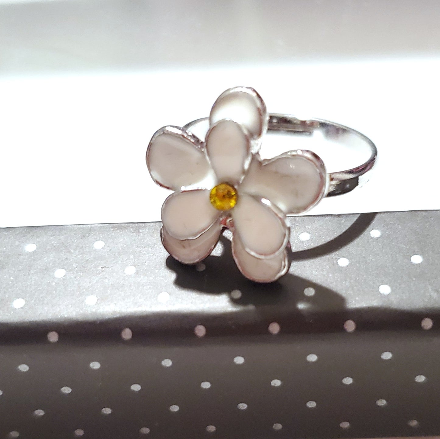 Starlet Shimmer - Flower Rhinestone - Ring