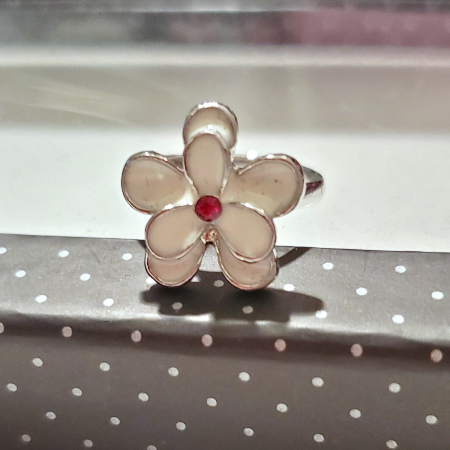 Starlet Shimmer - Flower Rhinestone - Ring