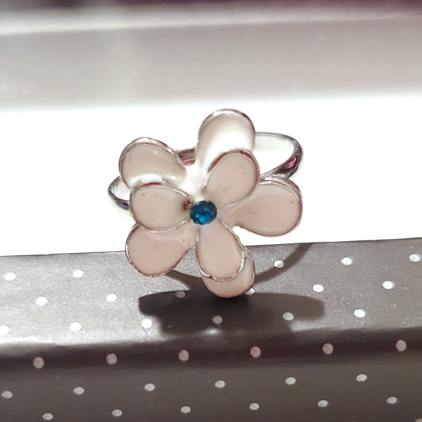 Starlet Shimmer - Flower Rhinestone - Ring