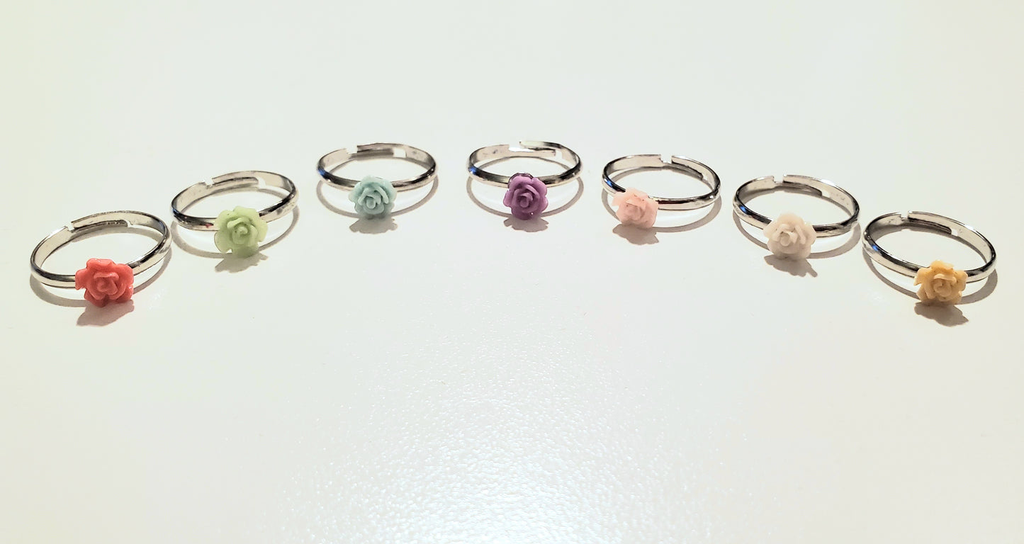 Starlet Shimmer - Delicate Flower - Ring