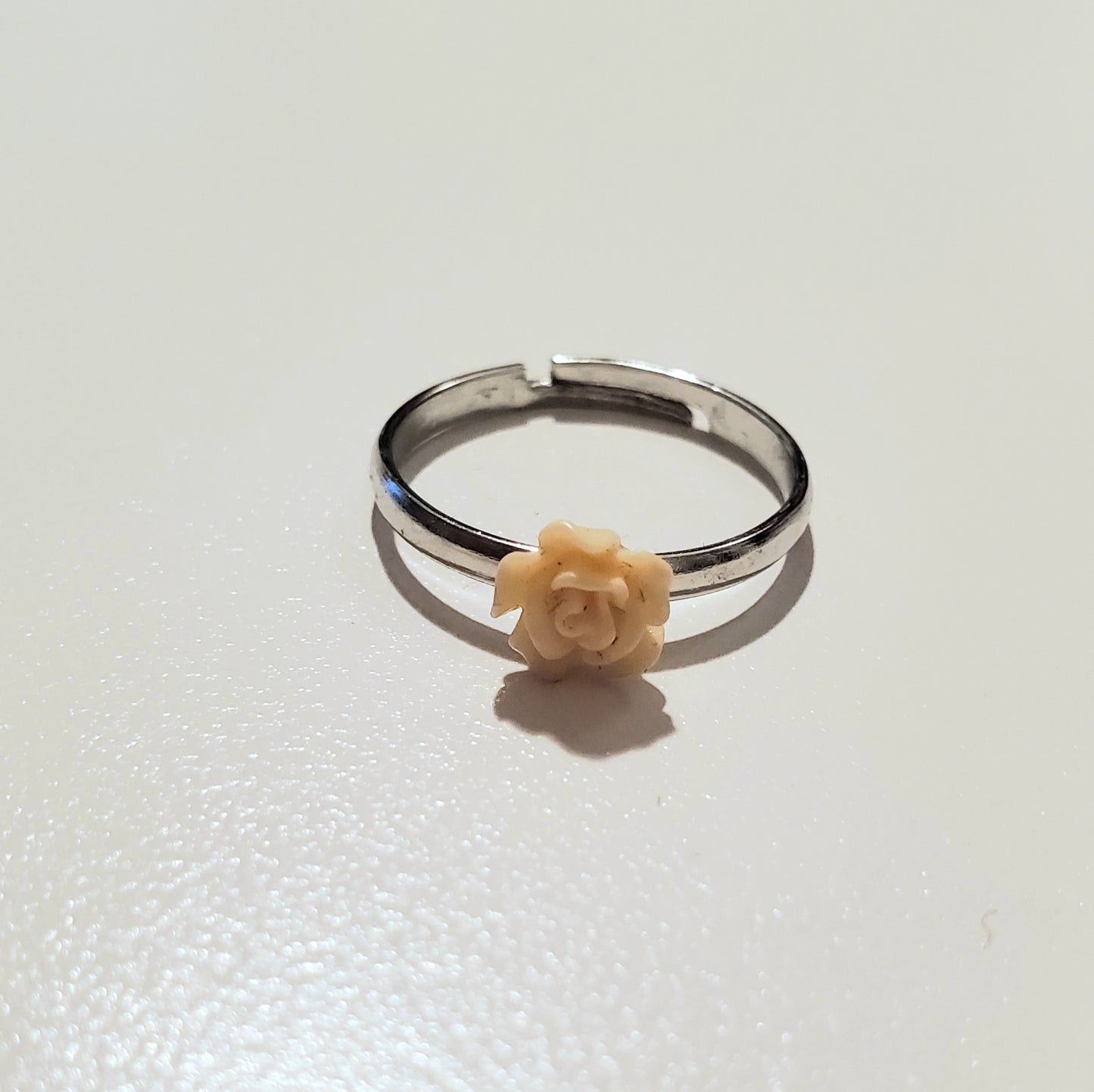 Starlet Shimmer - Delicate Flower - Ring