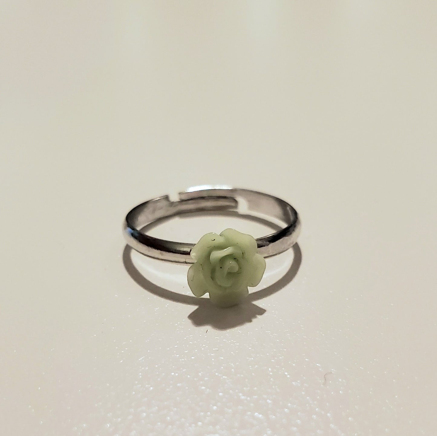 Starlet Shimmer - Delicate Flower - Ring