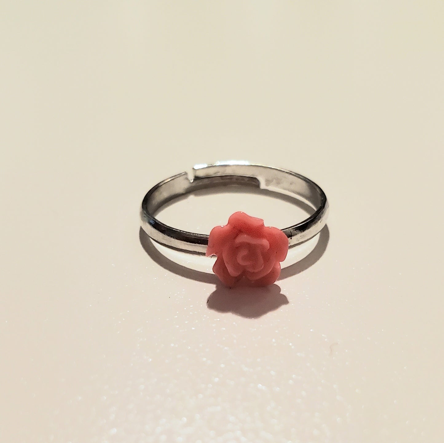 Starlet Shimmer - Delicate Flower - Ring